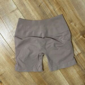 Alphalete amplify shorts